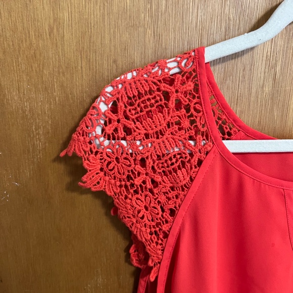 Red Lace Sleeve Tank - Picture 2 of 4